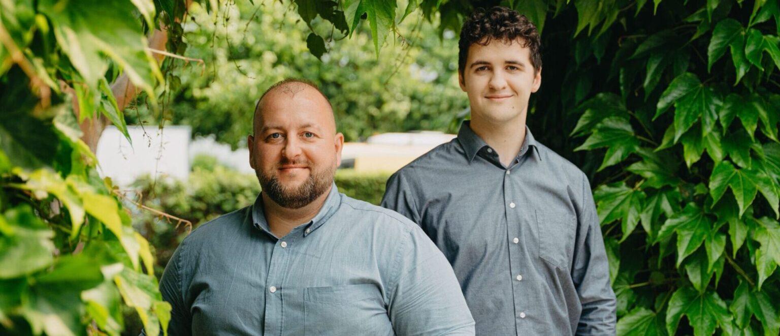 Sergej und Gideon vom Bestattungsdienst Becker